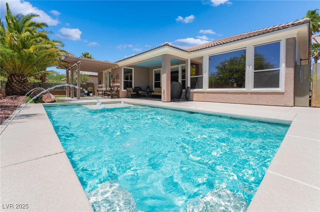 10331 Rio De Thule, Las Vegas, NV 89135