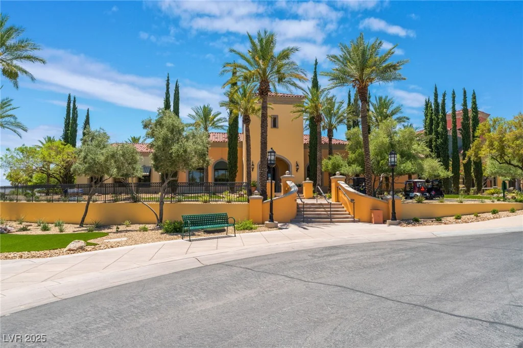10331 Rio De Thule, Las Vegas, NV 89135