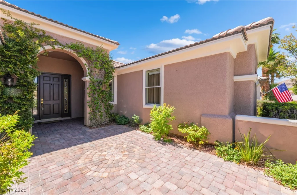 10331 Rio De Thule, Las Vegas, NV 89135