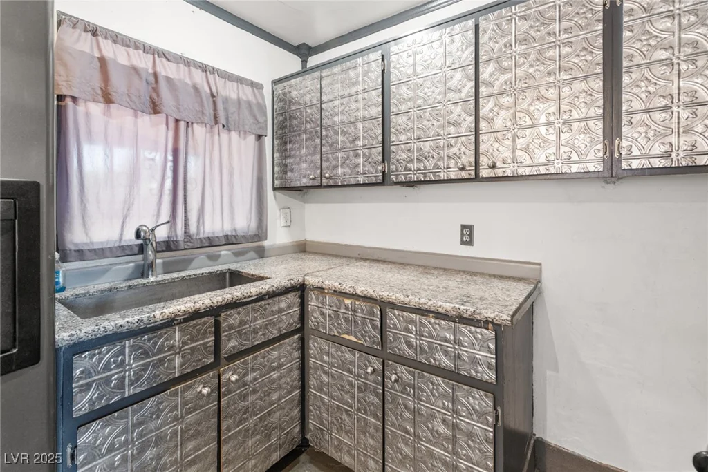 805 Carey, North Las Vegas, NV 89030
