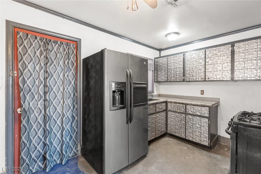 805 Carey, North Las Vegas, NV 89030