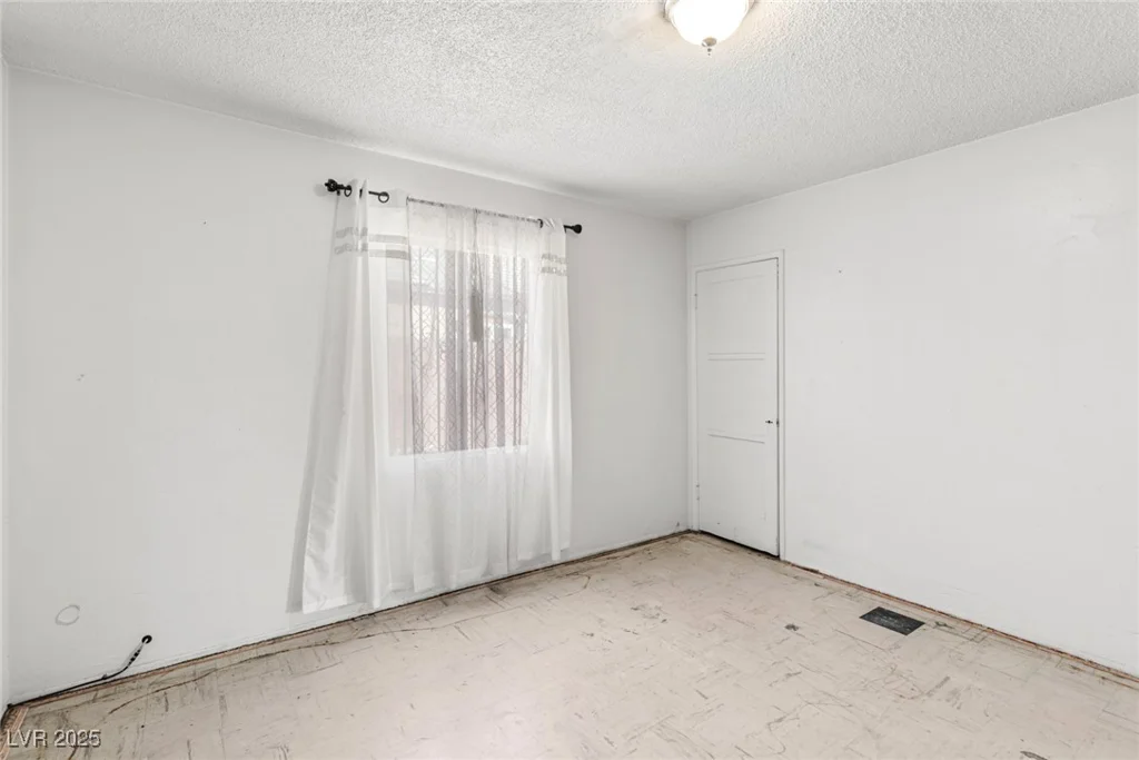 805 Carey, North Las Vegas, NV 89030