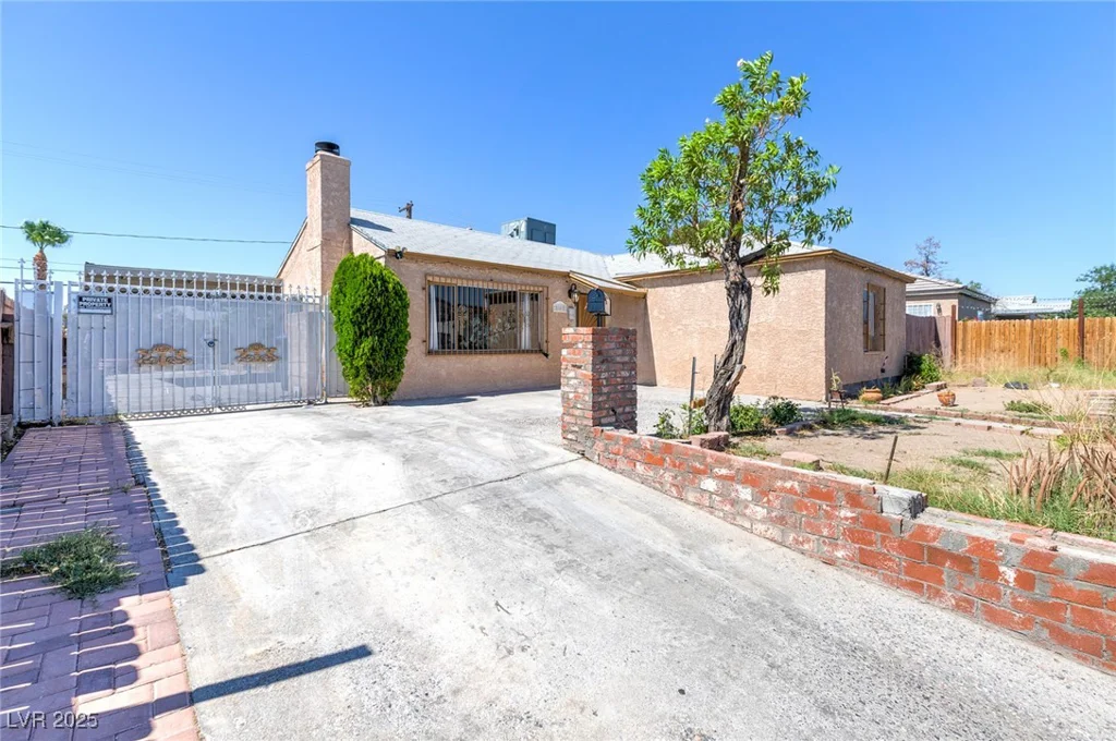 805 Carey, North Las Vegas, NV 89030
