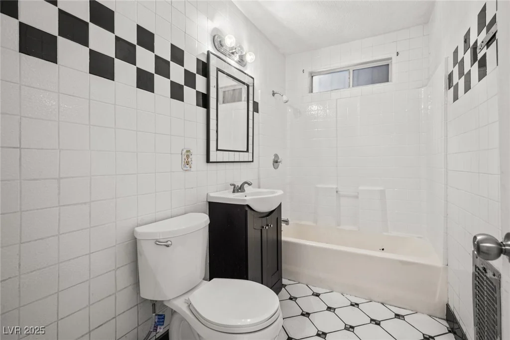 805 Carey, North Las Vegas, NV 89030