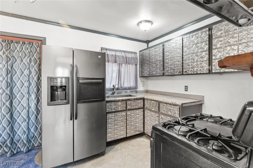 805 Carey, North Las Vegas, NV 89030