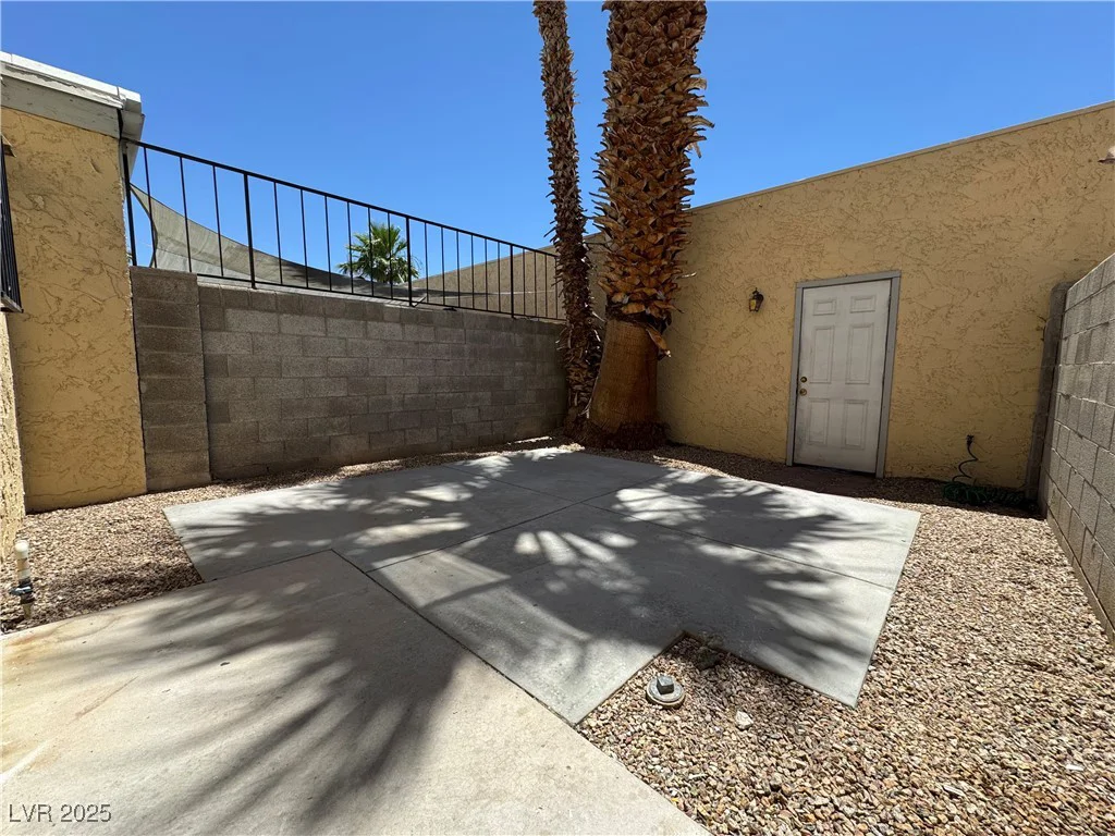 453 Las Casitas, Las Vegas, NV 89121
