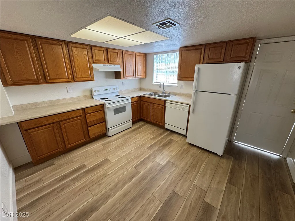 453 Las Casitas, Las Vegas, NV 89121