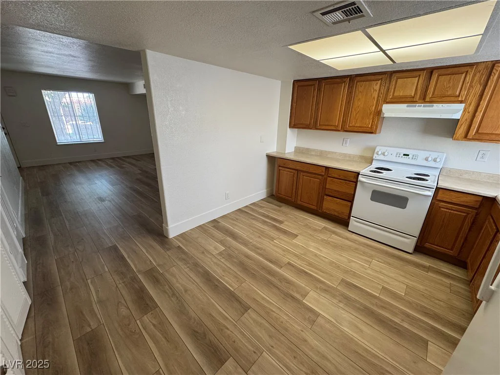 453 Las Casitas, Las Vegas, NV 89121