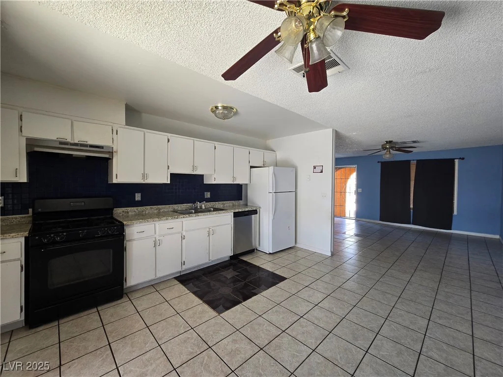 256 Winona, Henderson, NV 89015