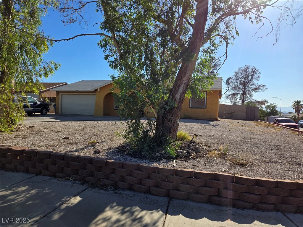 256 Winona, Henderson, NV 89015