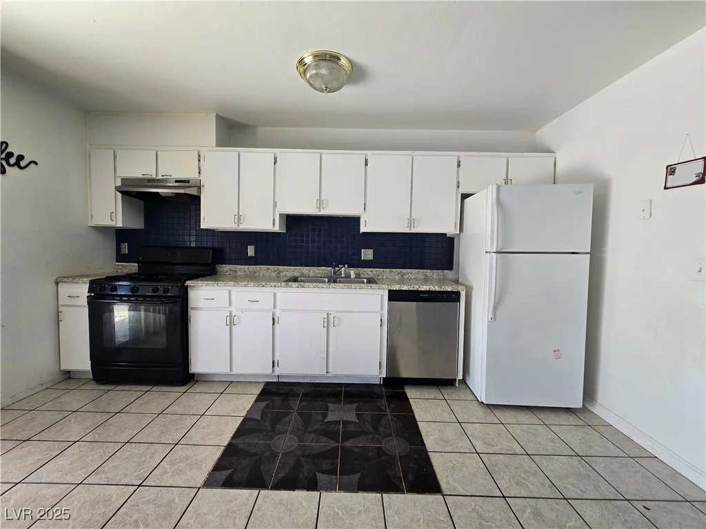 256 Winona, Henderson, NV 89015