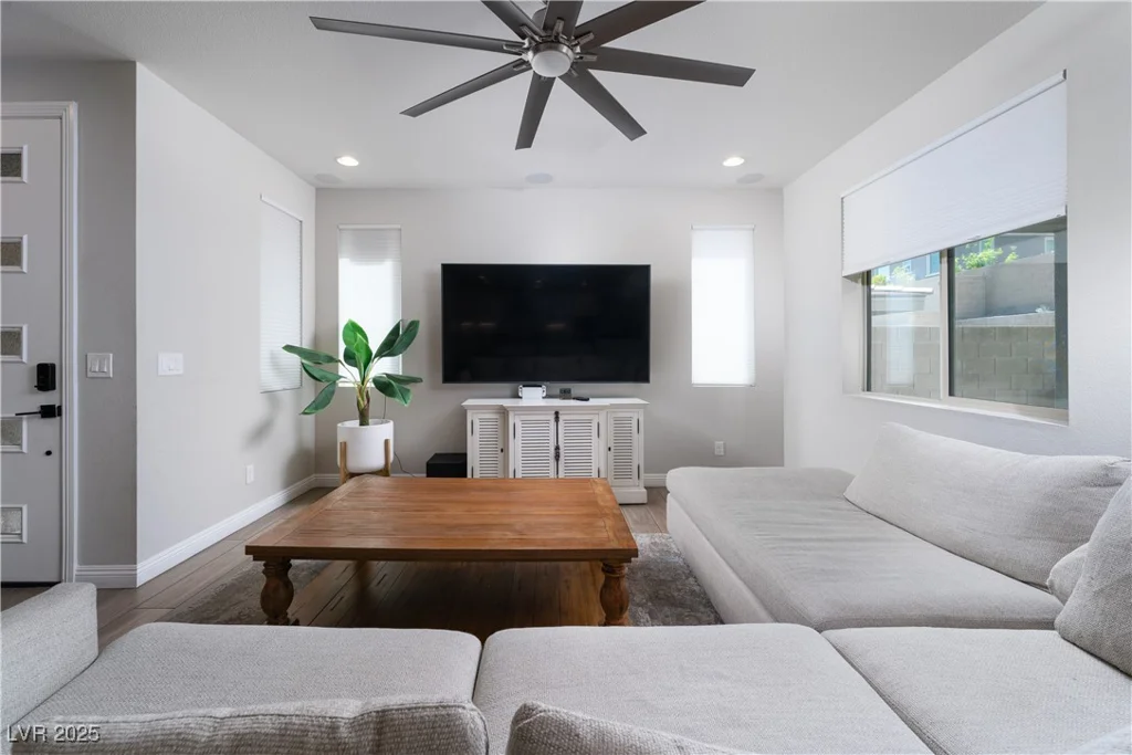 12495 Point Sierra, Las Vegas, NV 89138