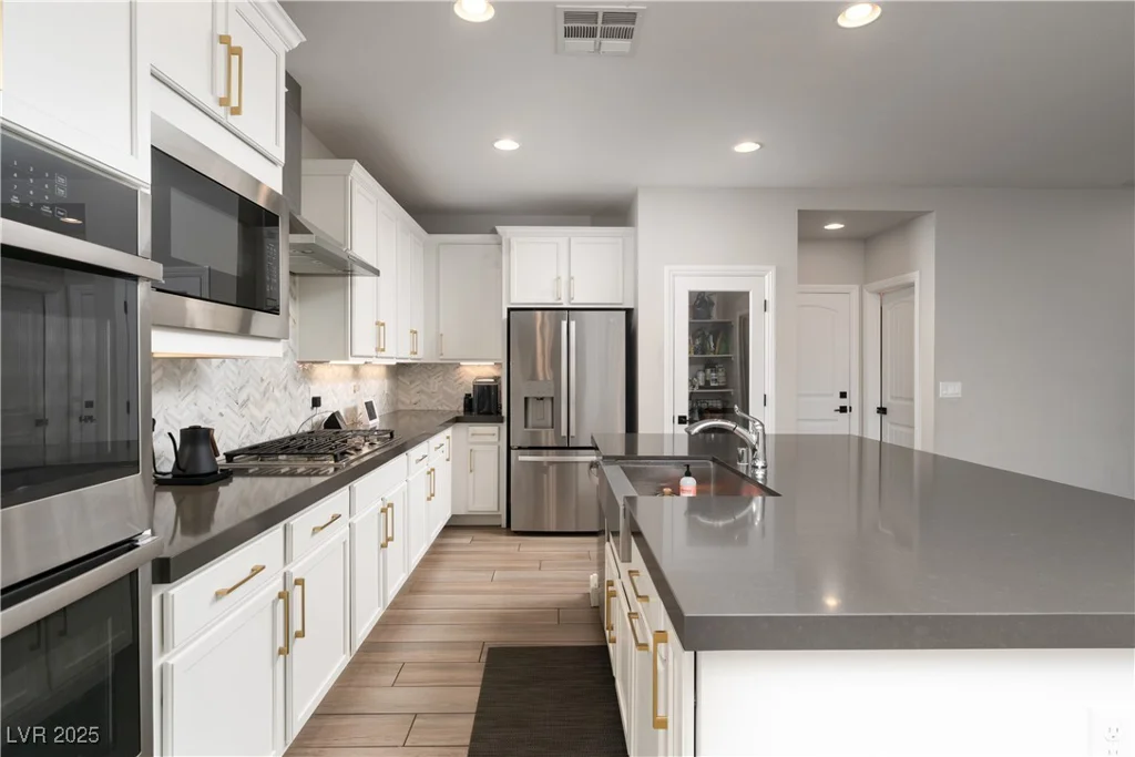12495 Point Sierra, Las Vegas, NV 89138