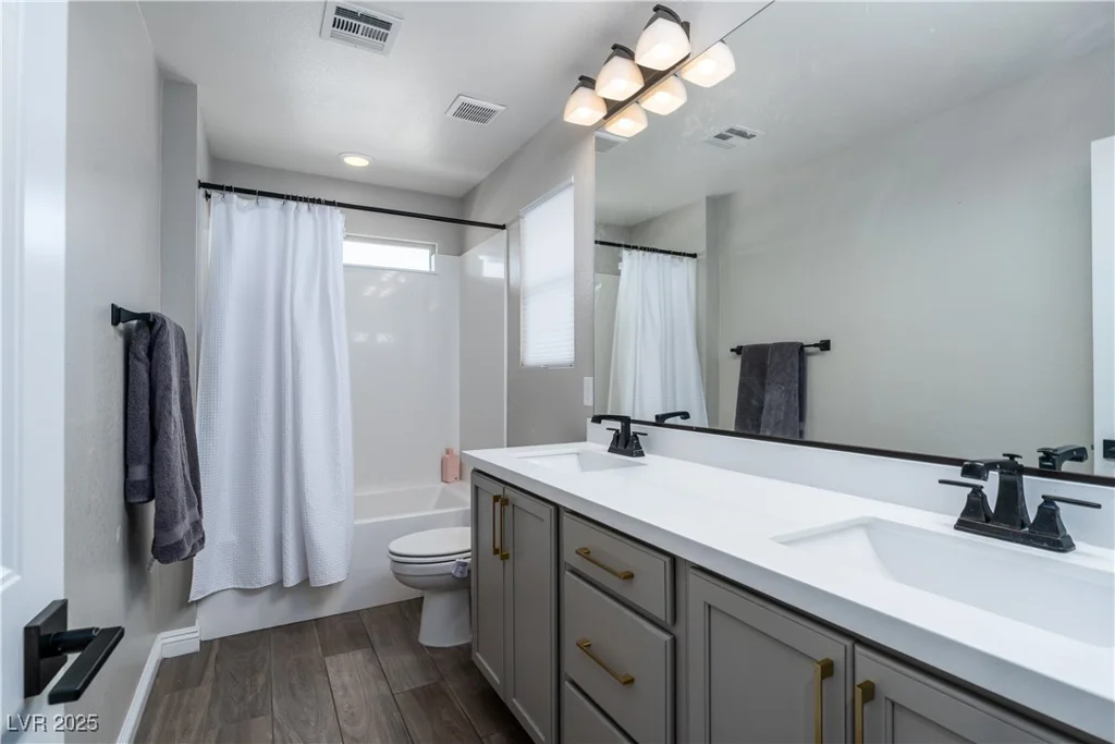 12495 Point Sierra, Las Vegas, NV 89138