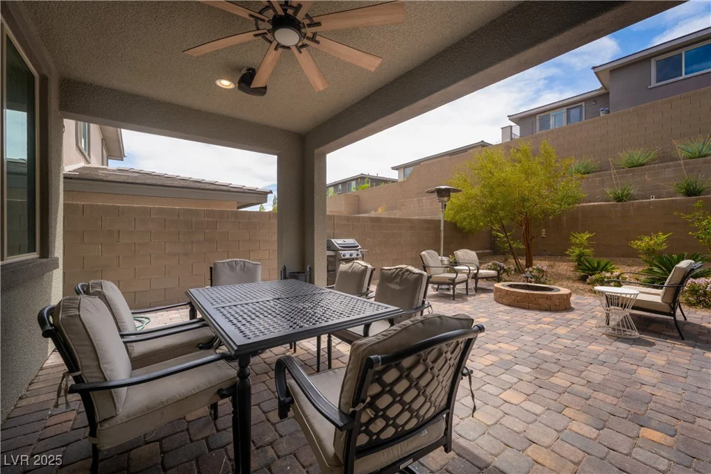 12495 Point Sierra, Las Vegas, NV 89138
