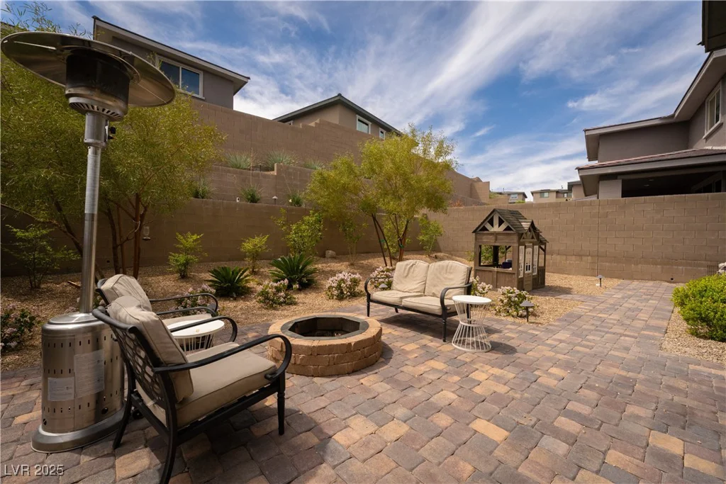 12495 Point Sierra, Las Vegas, NV 89138