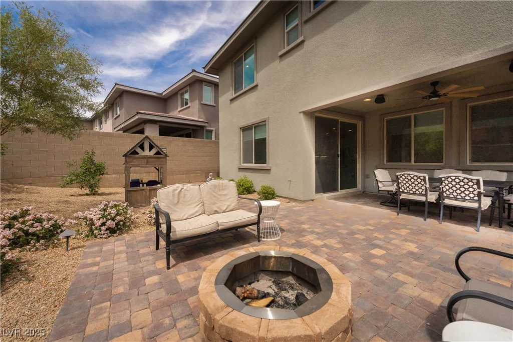 12495 Point Sierra, Las Vegas, NV 89138