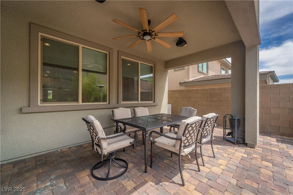 12495 Point Sierra, Las Vegas, NV 89138