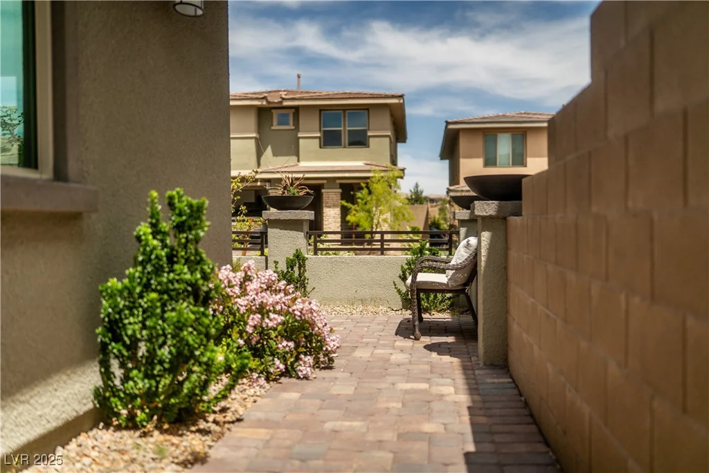 12495 Point Sierra, Las Vegas, NV 89138