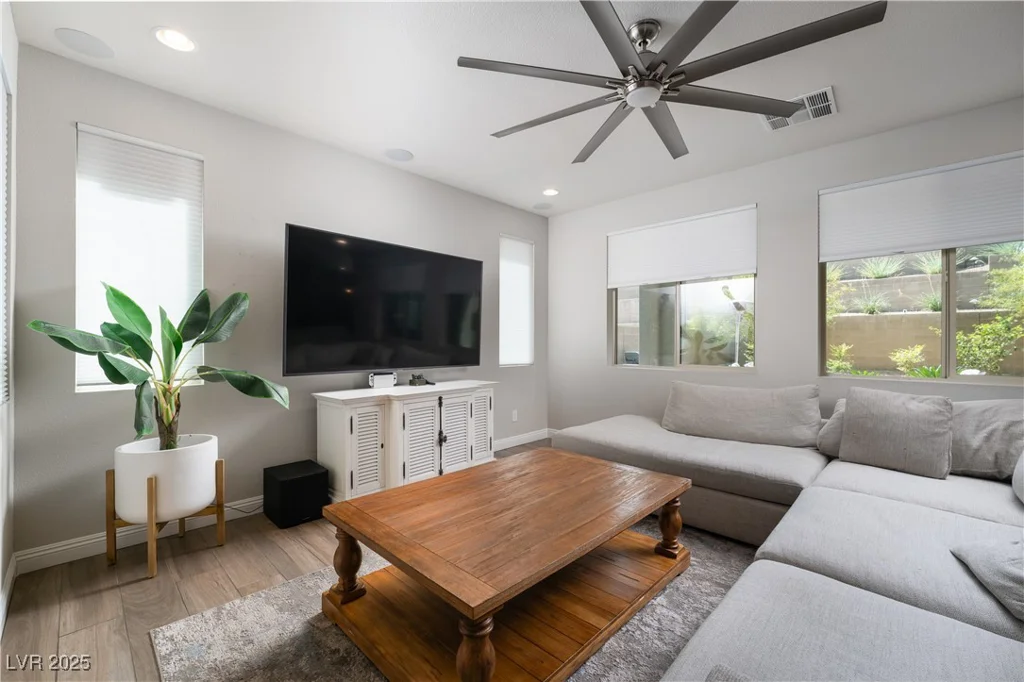 12495 Point Sierra, Las Vegas, NV 89138