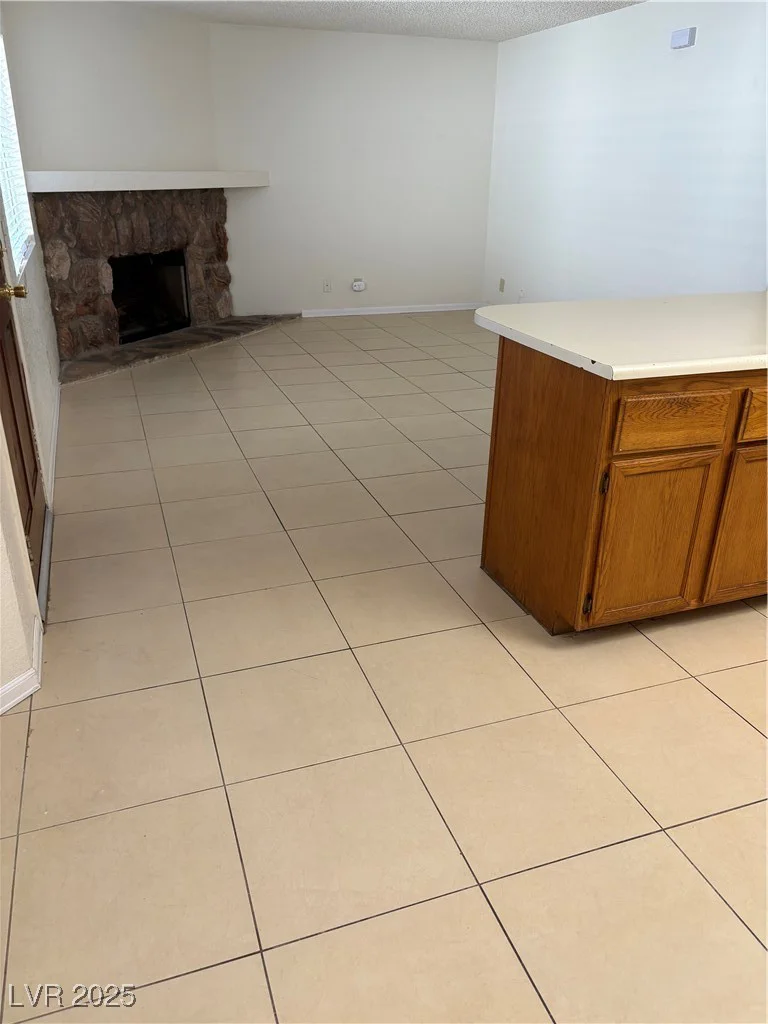 925 Falconhead, Las Vegas, NV 89128