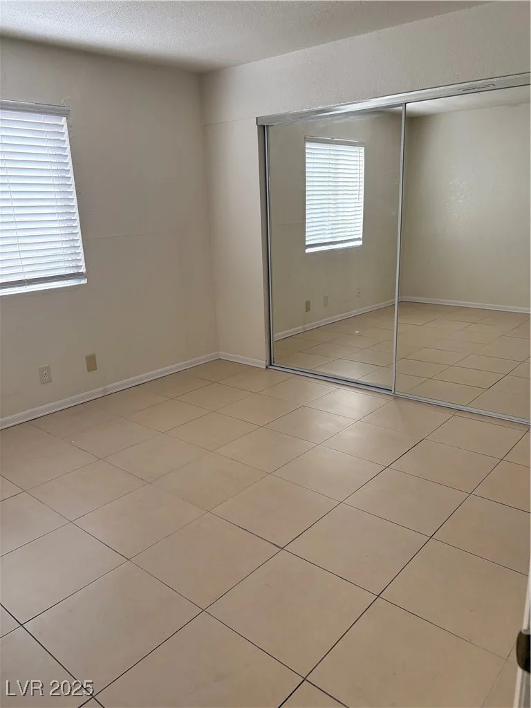 925 Falconhead, Las Vegas, NV 89128