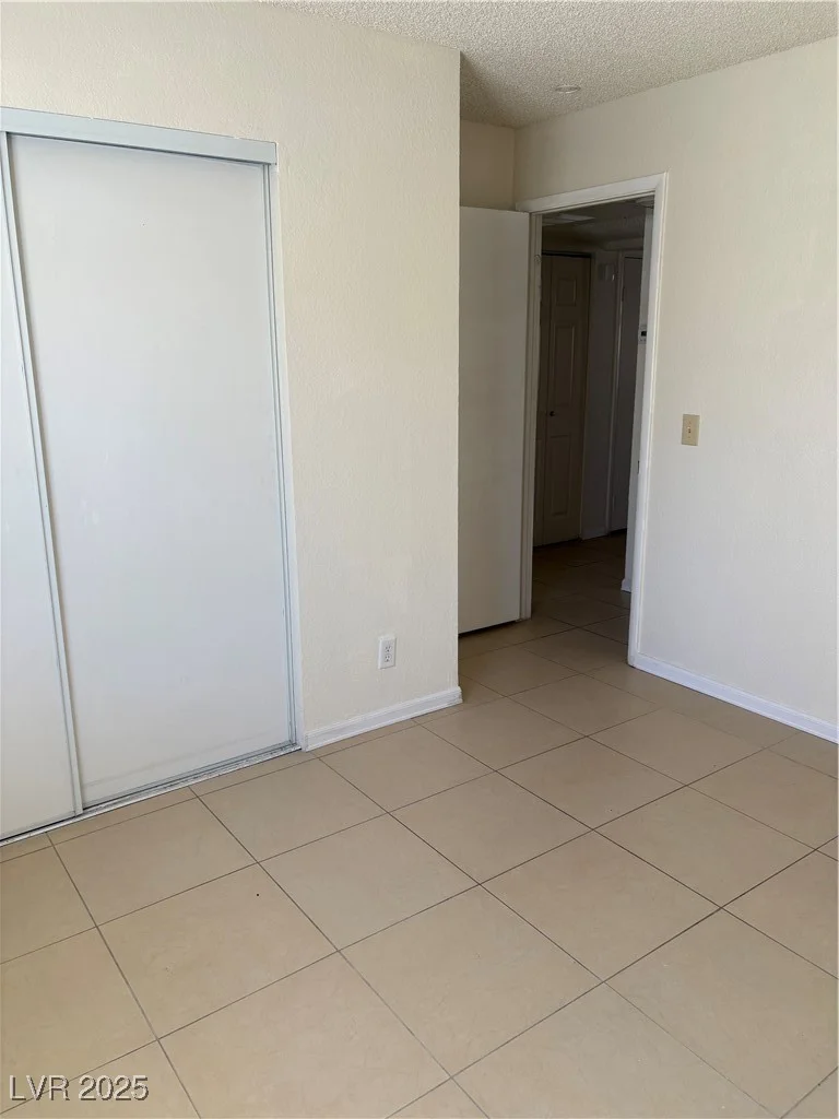925 Falconhead, Las Vegas, NV 89128
