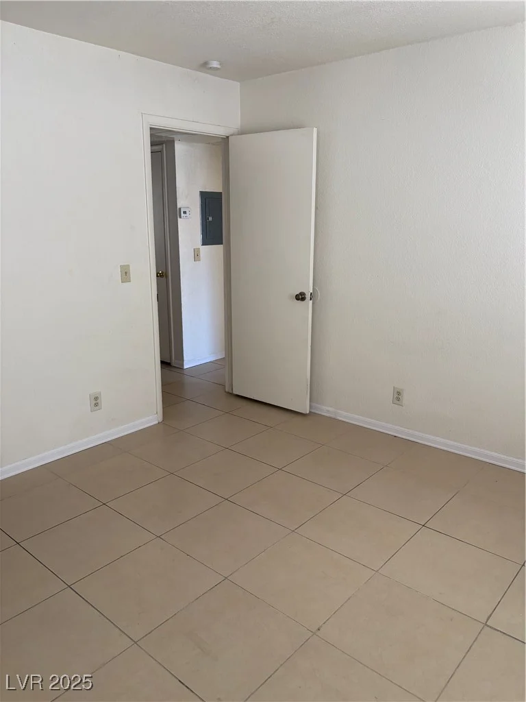925 Falconhead, Las Vegas, NV 89128