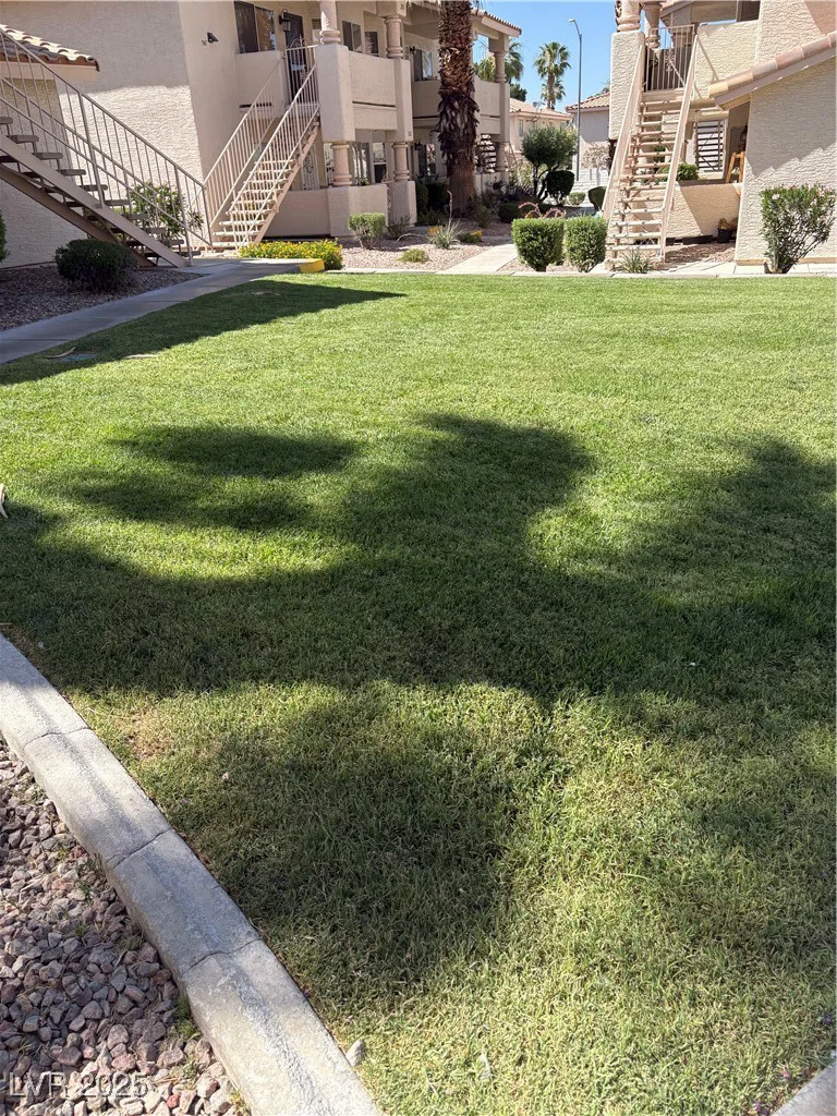 925 Falconhead, Las Vegas, NV 89128