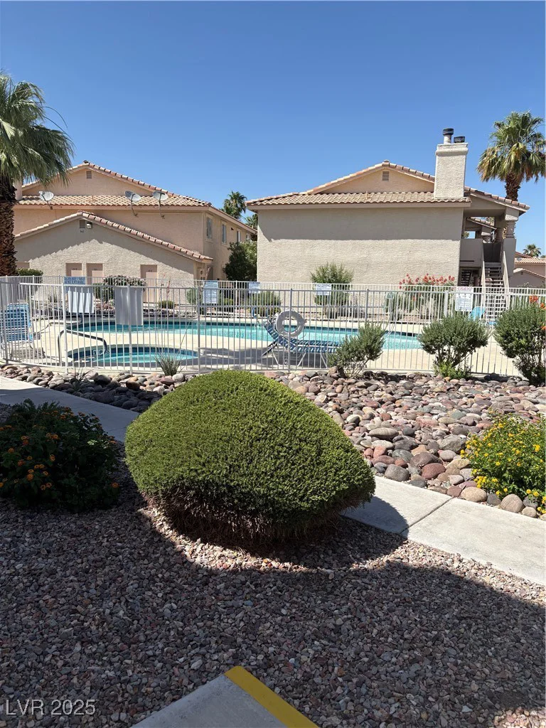 925 Falconhead, Las Vegas, NV 89128