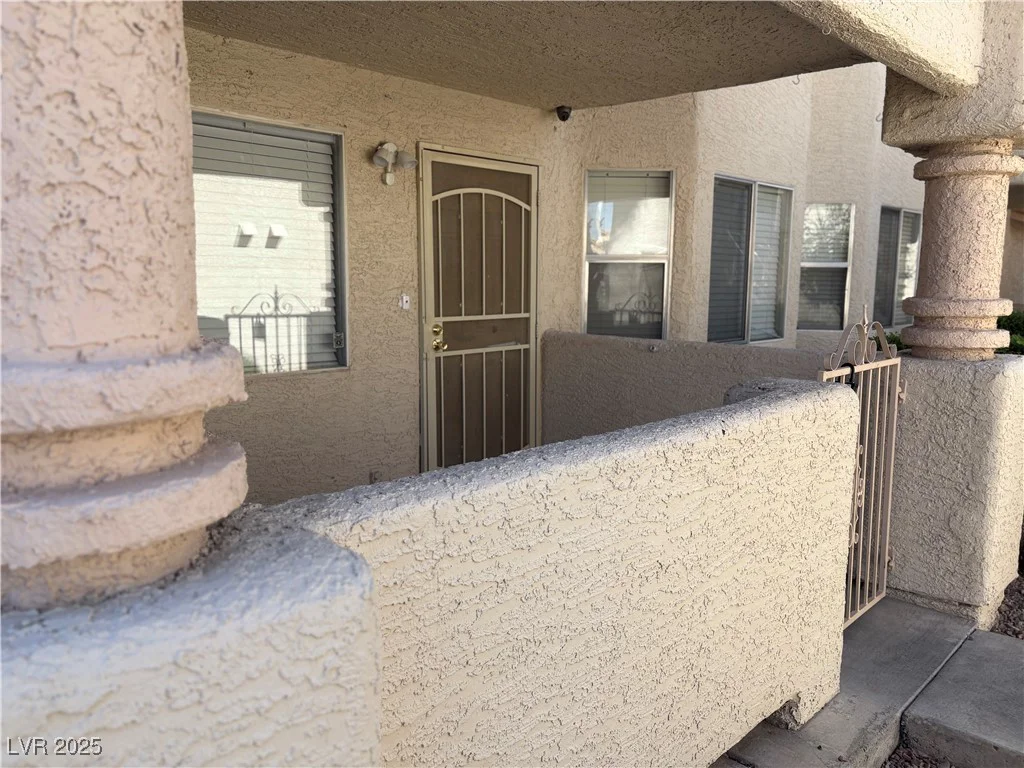 925 Falconhead, Las Vegas, NV 89128