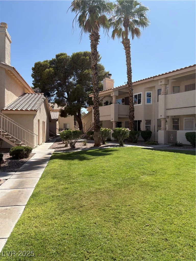 925 Falconhead, Las Vegas, NV 89128