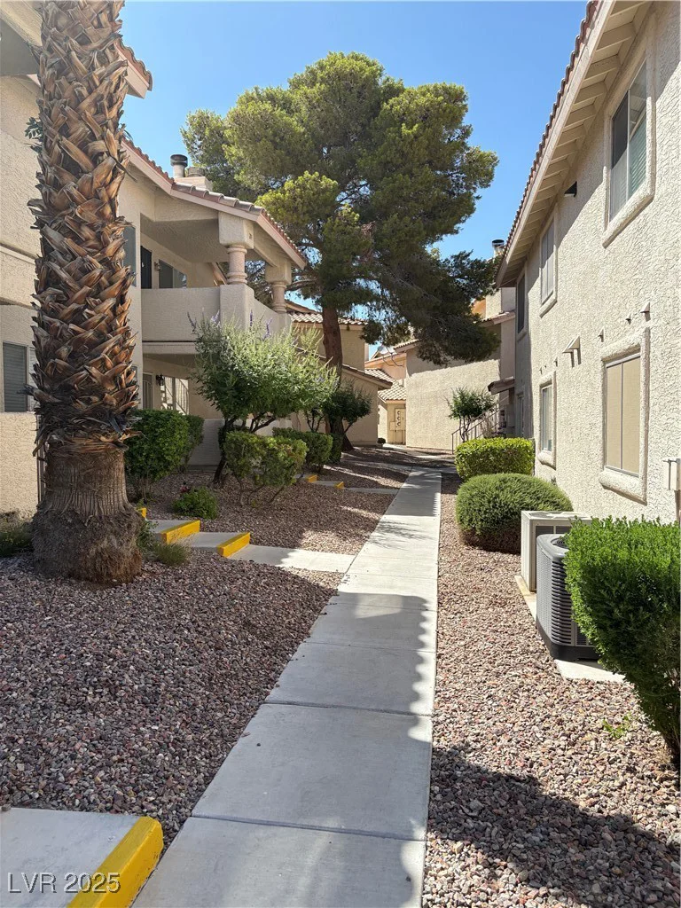 925 Falconhead, Las Vegas, NV 89128