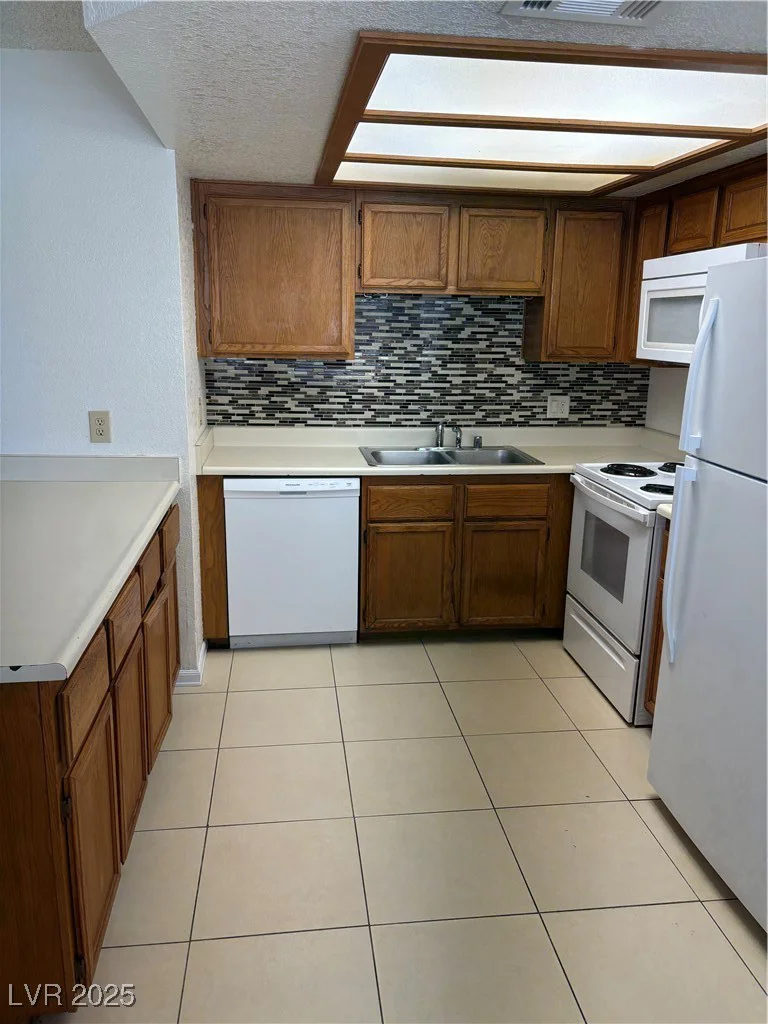 925 Falconhead, Las Vegas, NV 89128