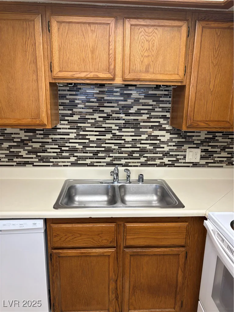 925 Falconhead, Las Vegas, NV 89128
