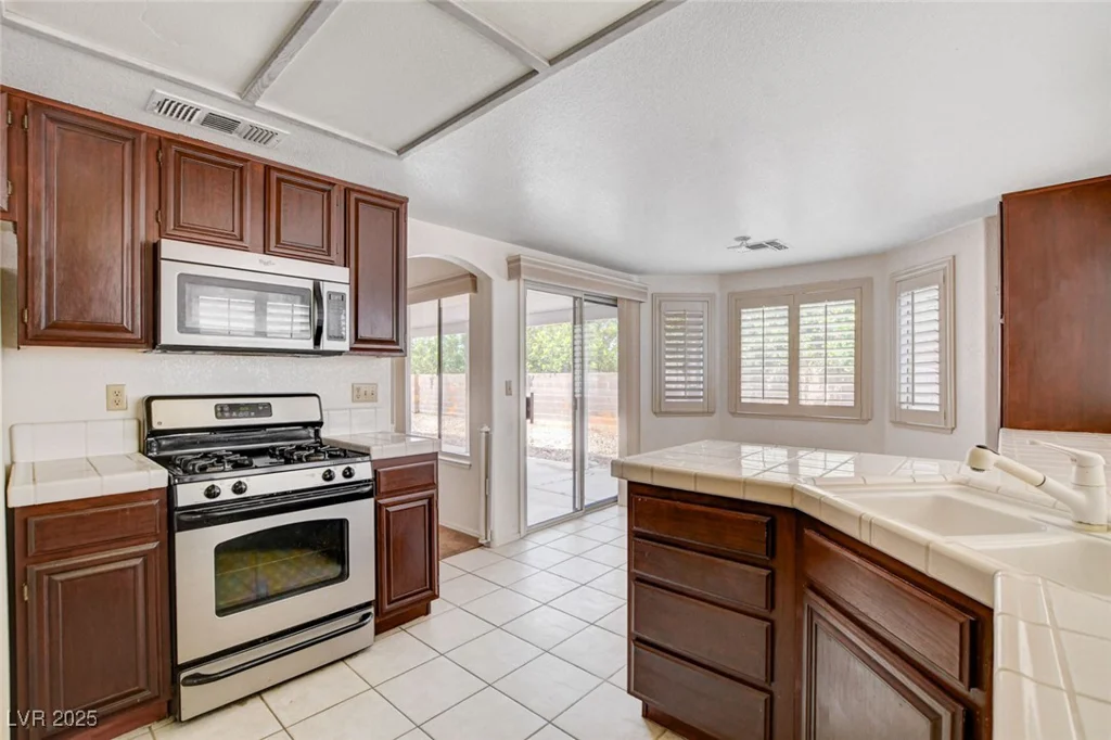 4612 Standing Bluff, Las Vegas, NV 89130
