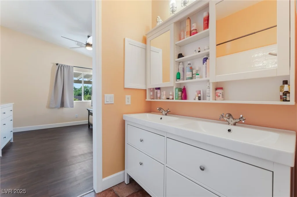 4837 River Splash, Las Vegas, NV 89131
