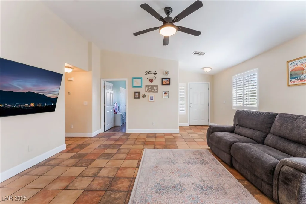 4837 River Splash, Las Vegas, NV 89131