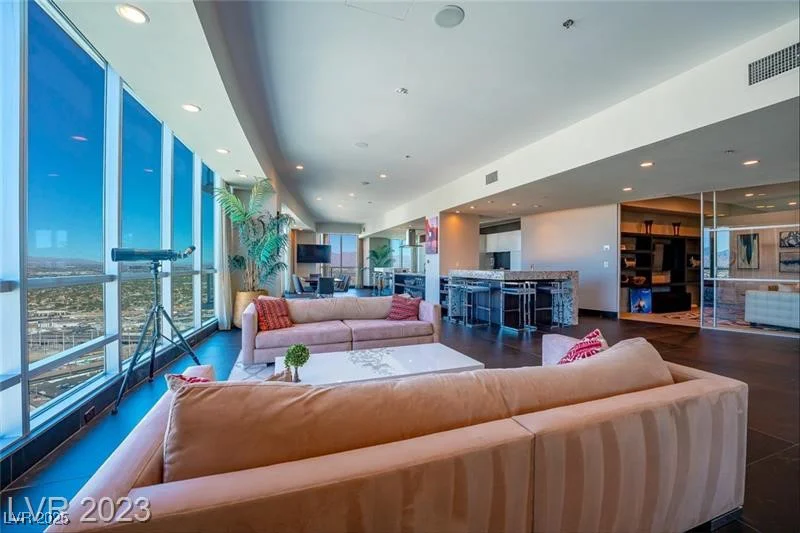 2700 Las Vegas, Las Vegas, NV 89109