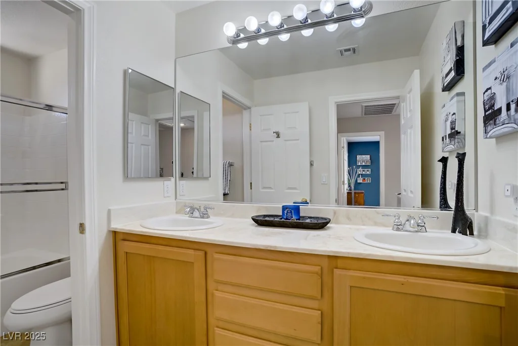 8656 Rowland Bluff, Las Vegas, NV 89178