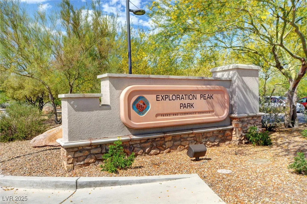 8656 Rowland Bluff, Las Vegas, NV 89178