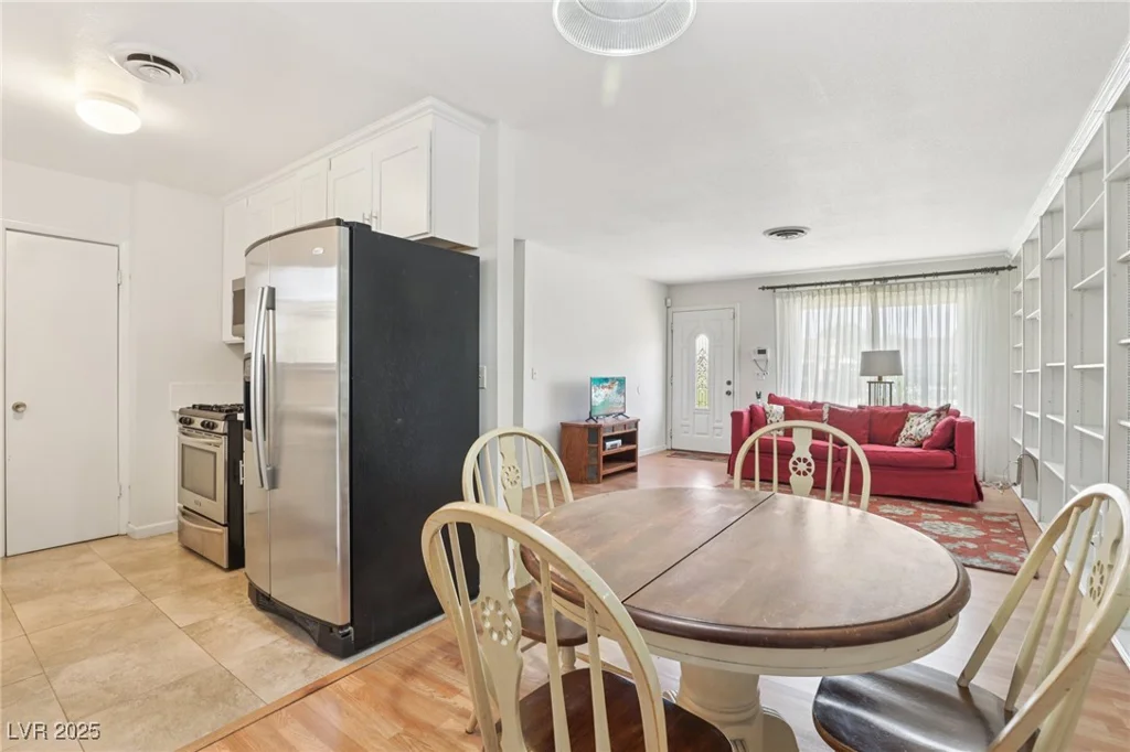 4027 Maple Hill, Las Vegas, NV 89115