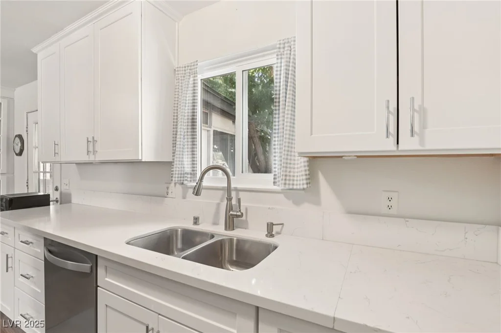 4027 Maple Hill, Las Vegas, NV 89115