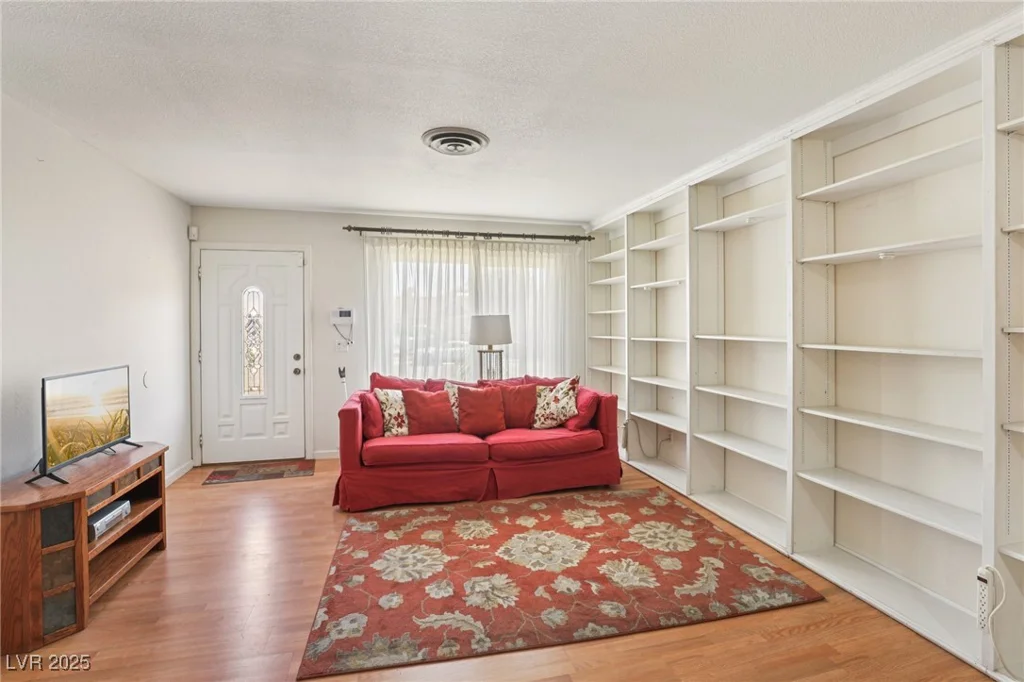 4027 Maple Hill, Las Vegas, NV 89115