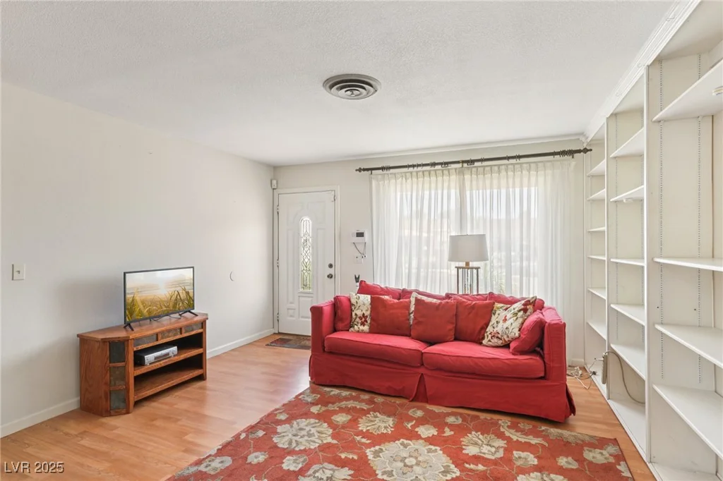 4027 Maple Hill, Las Vegas, NV 89115