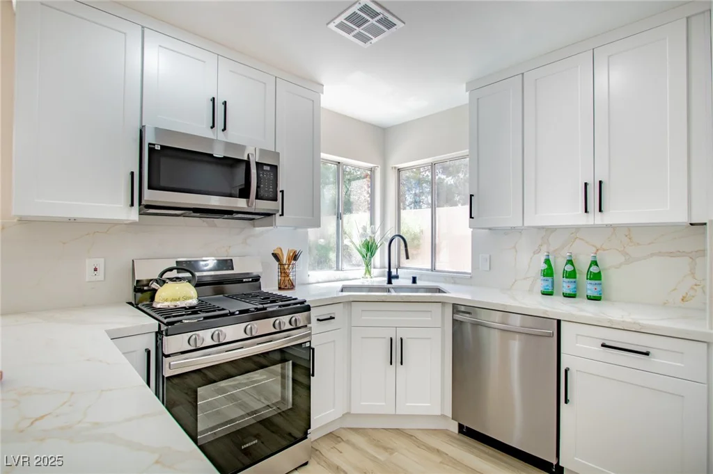 2204 Brighton Shore, Las Vegas, NV 89128
