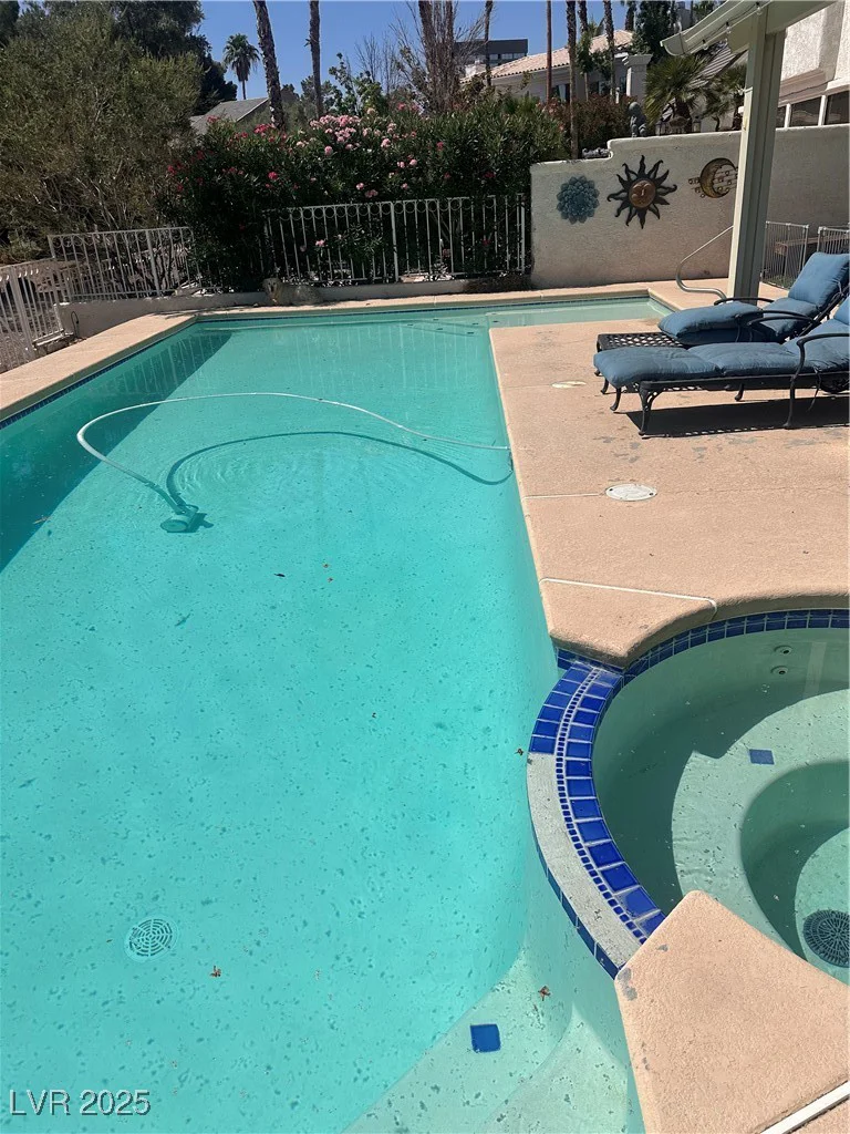 3142 Bel Air, Las Vegas, NV 89109