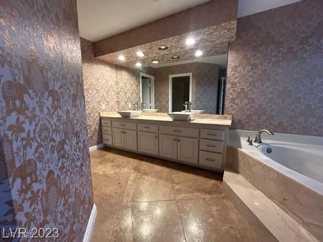 3142 Bel Air, Las Vegas, NV 89109