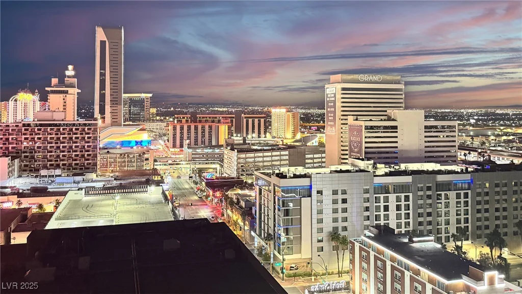150 Las Vegas, Las Vegas, NV 89101
