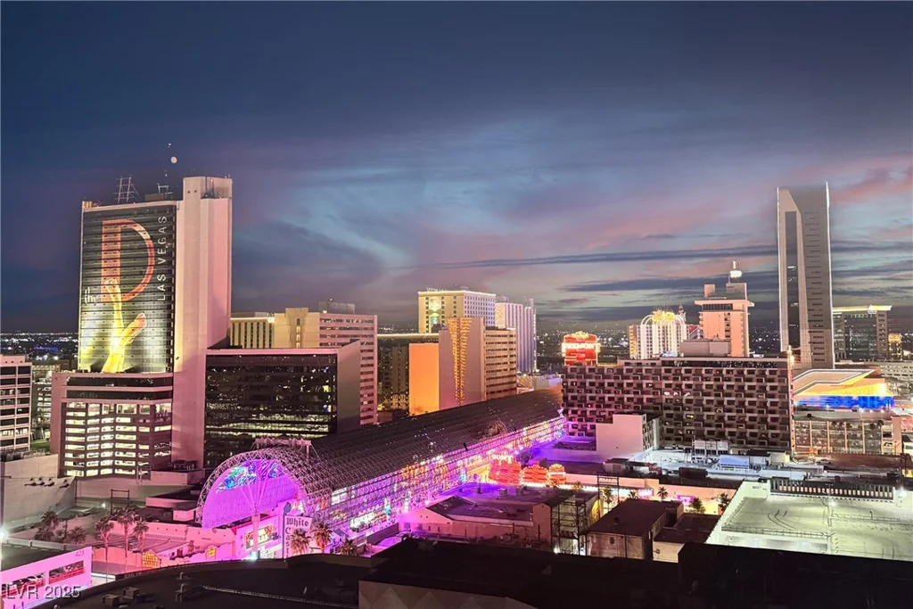150 Las Vegas, Las Vegas, NV 89101